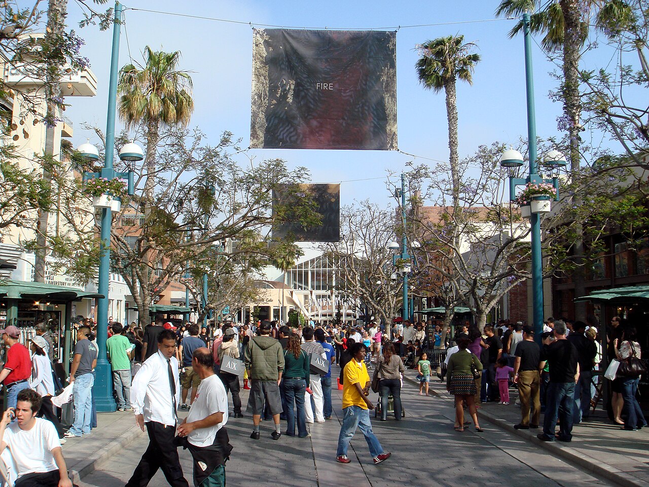 Santa Monica - 008-3StP-facing
