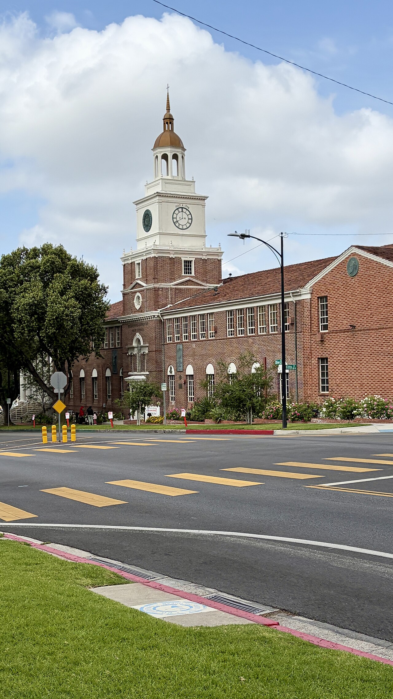 Catch Me If You Can filming location: Bellarmine-Jefferson High School