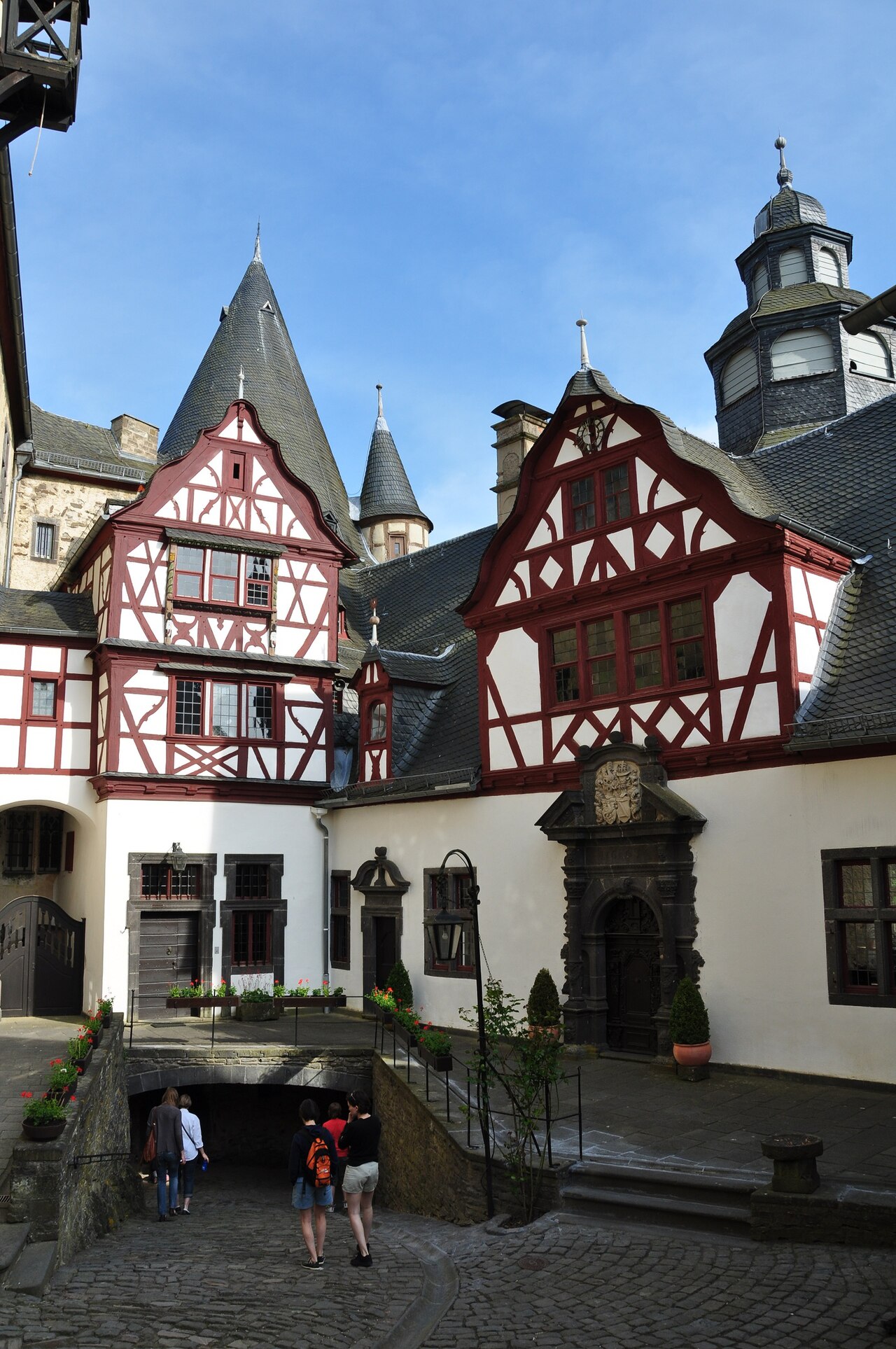 Indiana Jones and the Last Crusade filming location: Schloss Bürresheim