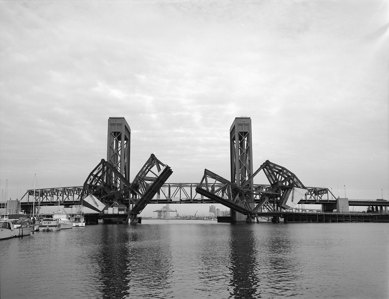 Inception filming location: Commodore Schuyler F. Heim Bridge