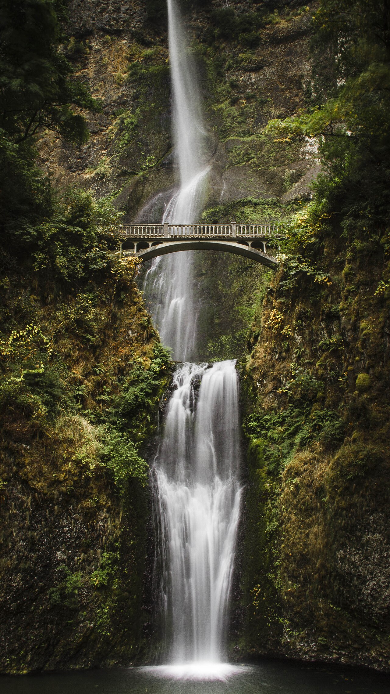 Twilight filming location: Multnomah Falls