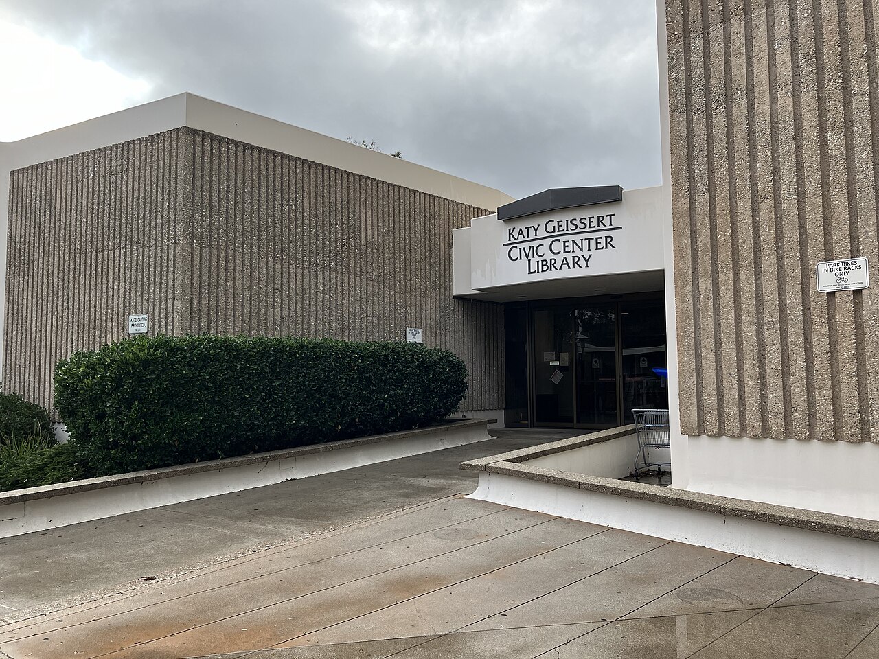 True Detective filming location: Torrance Civic Center Library