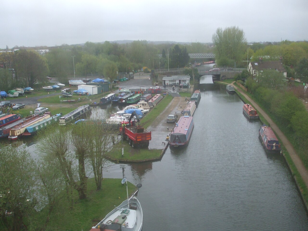 Watford - Grand Union Canal look east near Watford