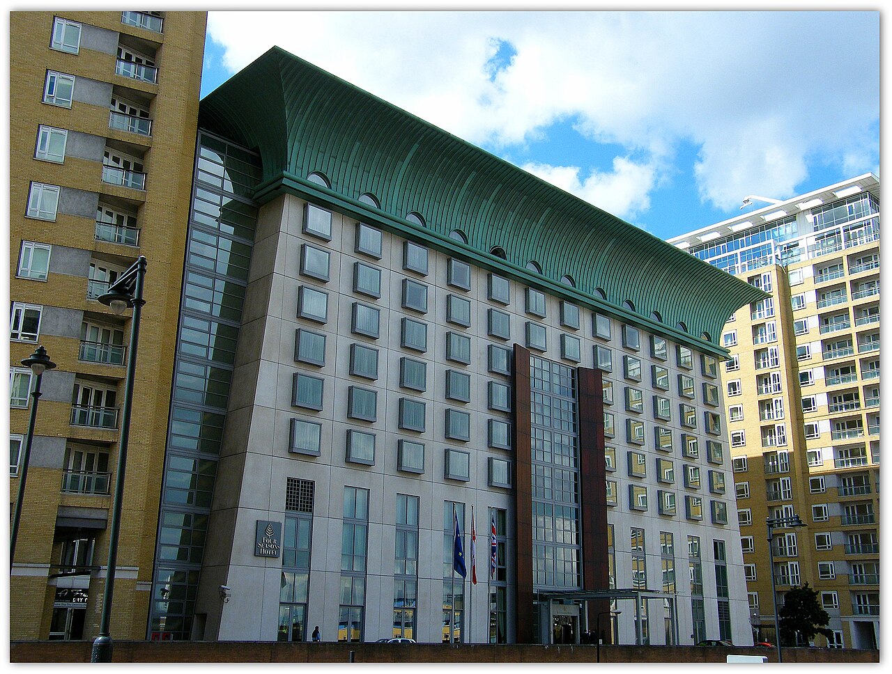 Skyfall filming location: Canary Riverside Plaza Hotel