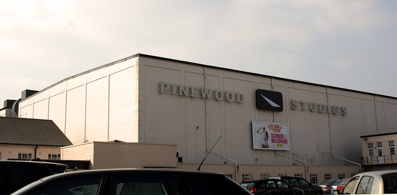 Harry Potter and the Chamber of Secrets filming location: Pinewood Studios