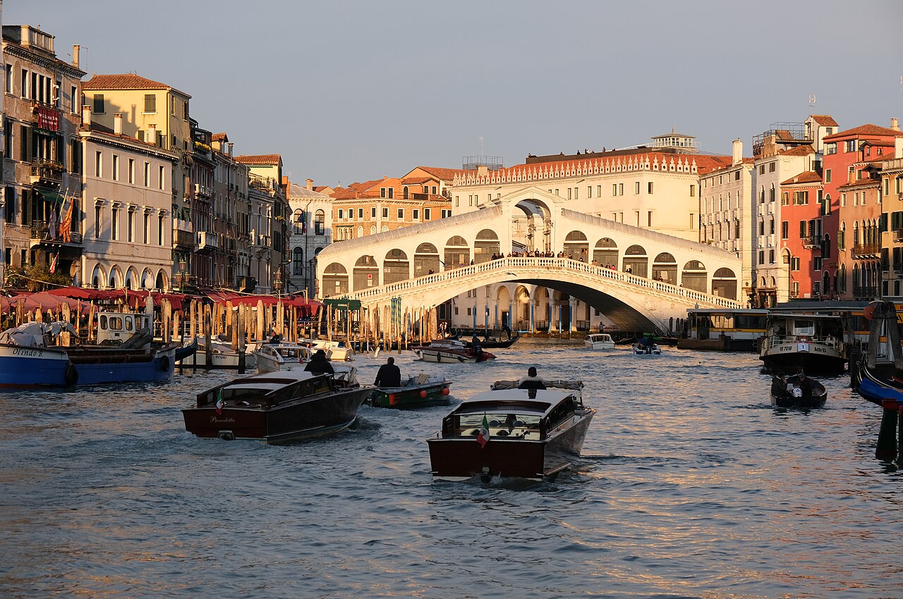 Casino Royale filming location: Ponte di Rialto