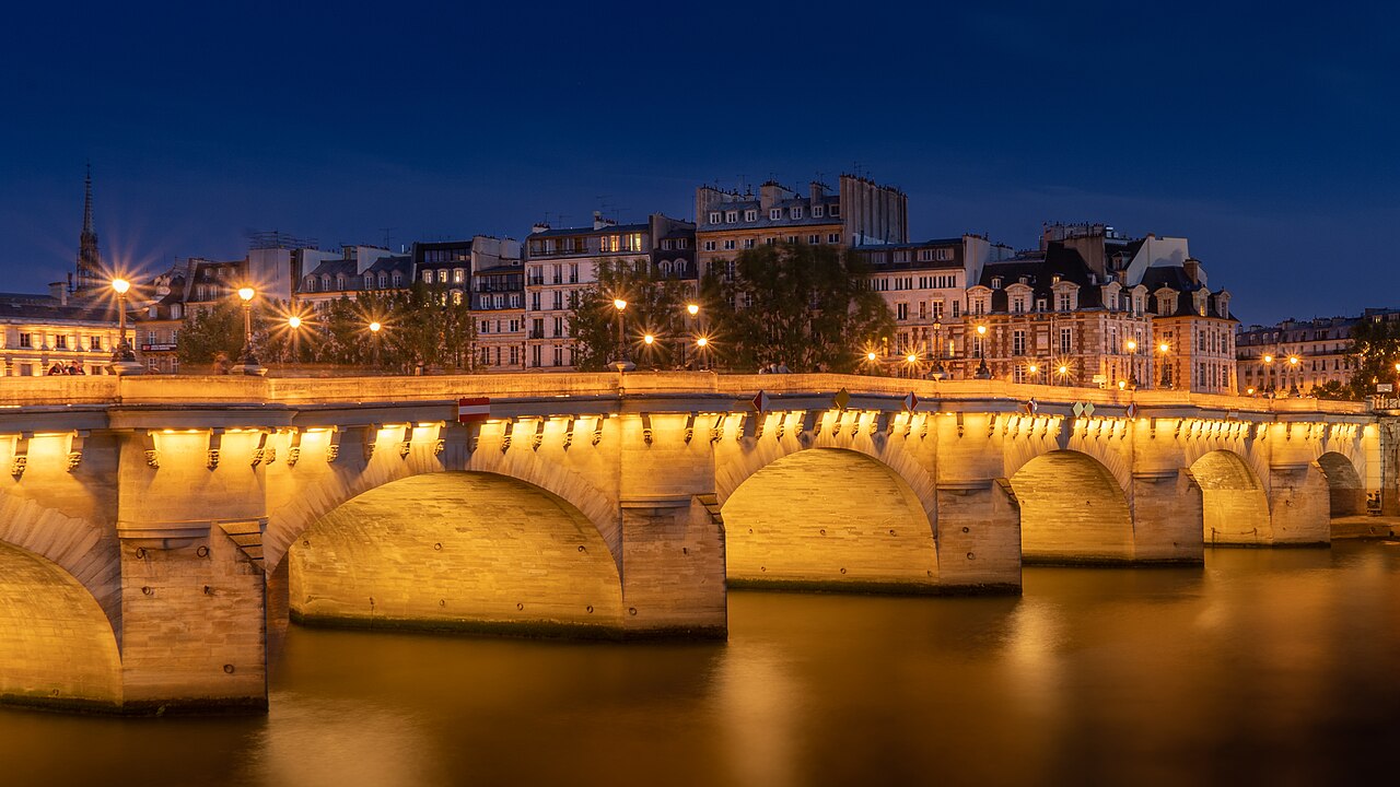 The Bourne Identity filming location: Pont Neuf