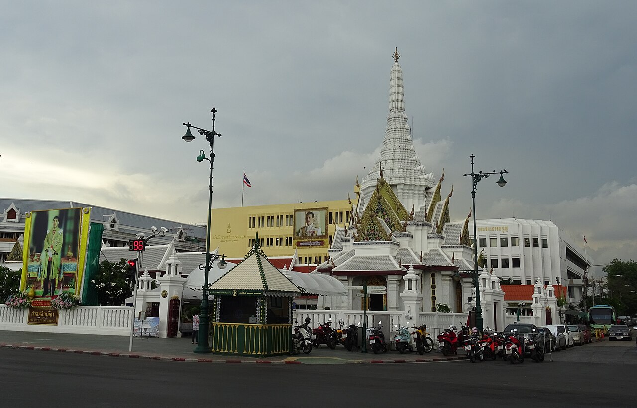 The White Lotus filming location: แยกป้อมเผด็จ